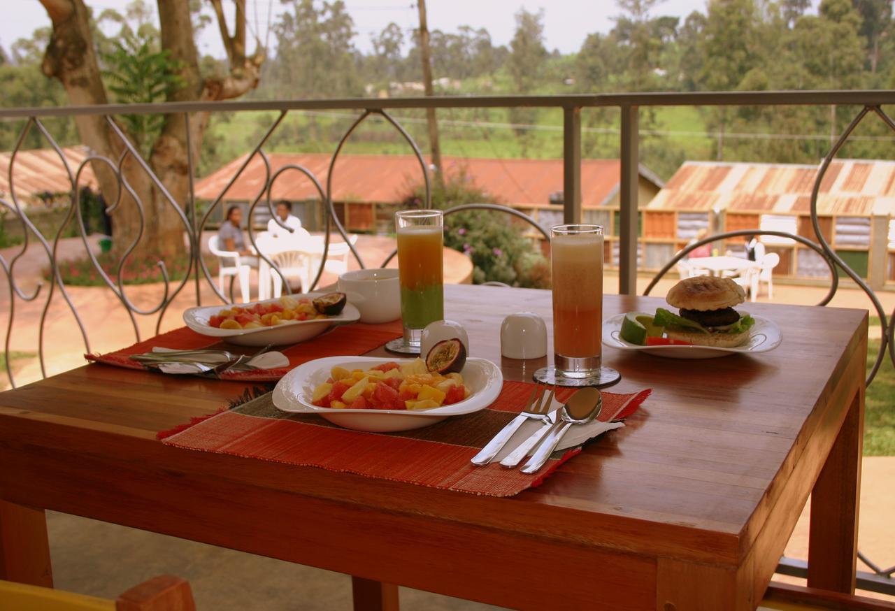 Dutchess Hotel And Restaurant Fort Portal Esterno foto